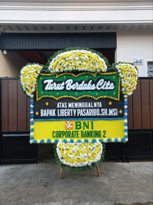Papan Bunga Duka di Paniai Timur