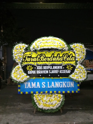 Papan Bunga Duka di Paniai Timur